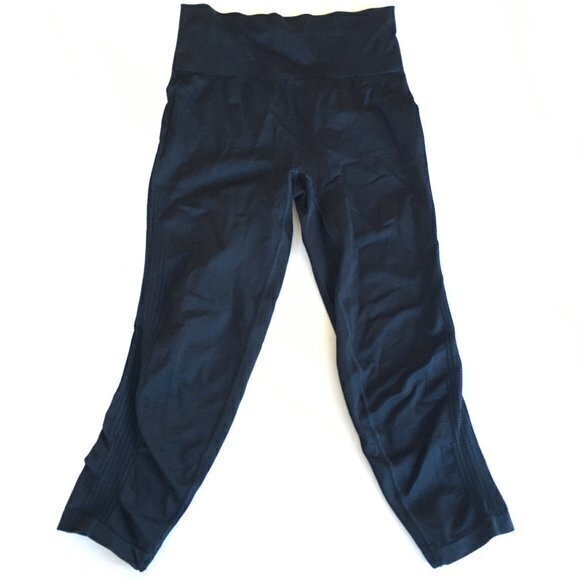 Athleta Cropped Leggings Capri Black Pants Womens Size M Yoga Running‎ Athletic - Picture 1 of 4